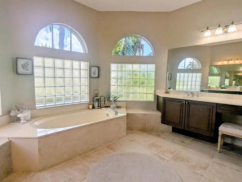 10640 Oak Meadow Lane Lake Worth, FL 33449