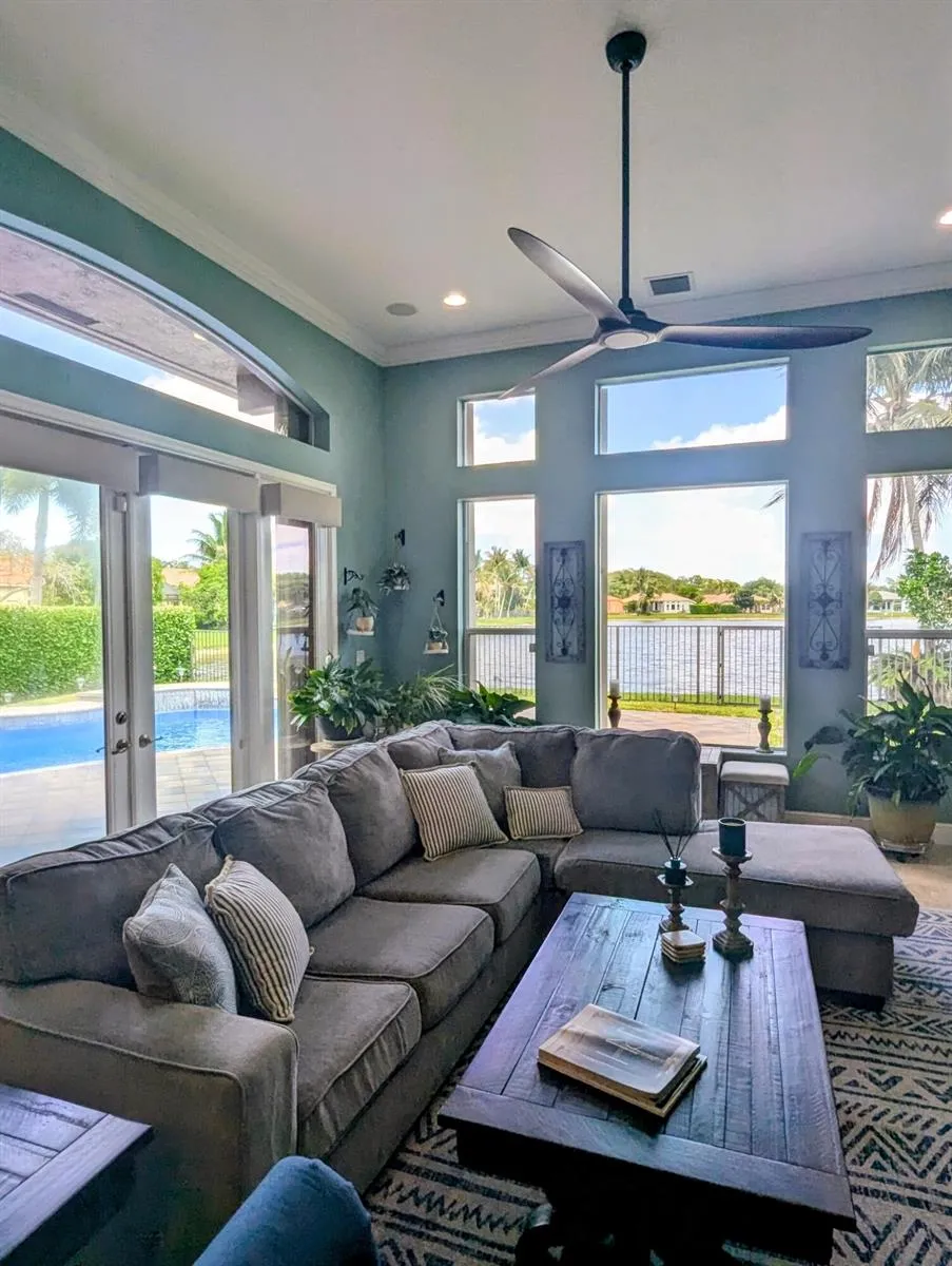 10640 Oak Meadow Lane Lake Worth, FL 33449