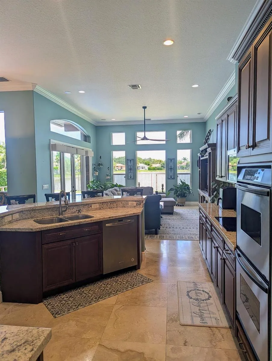 10640 Oak Meadow Lane Lake Worth, FL 33449