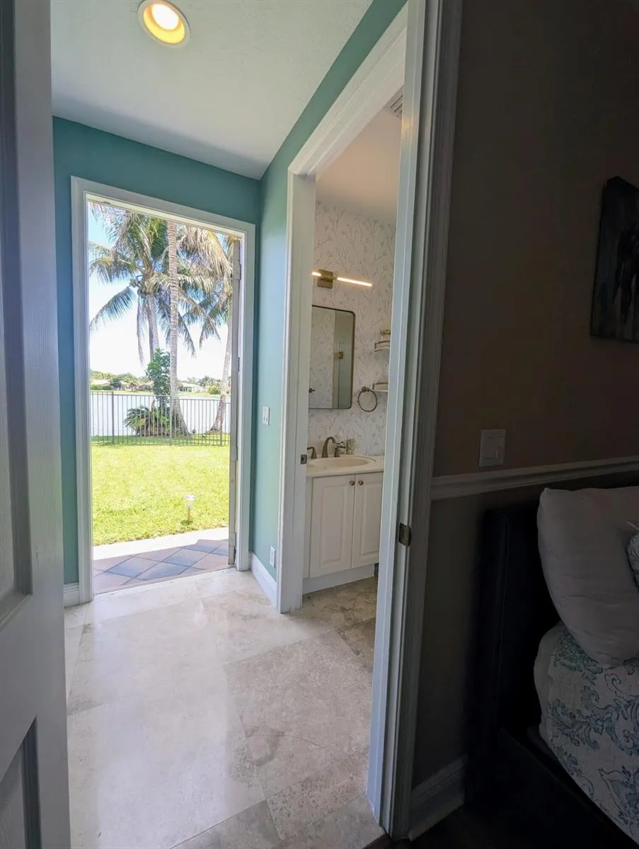 10640 Oak Meadow Lane Lake Worth, FL 33449