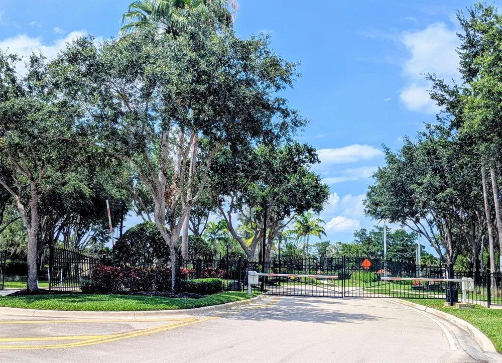 10640 Oak Meadow Lane Lake Worth, FL 33449