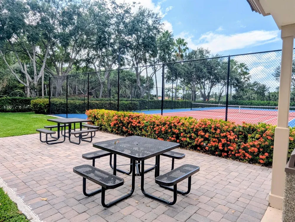 10640 Oak Meadow Lane Lake Worth, FL 33449