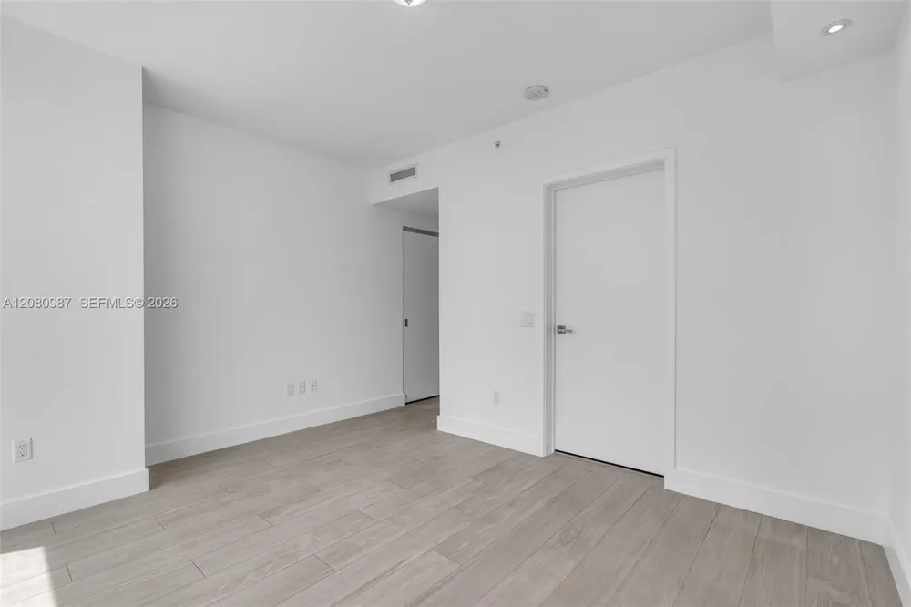 1080 Brickell Ave #3801 Miami, FL 33131