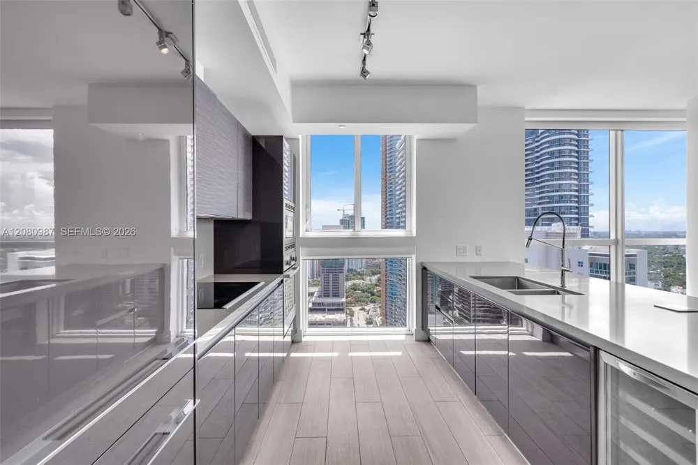 1080 Brickell Ave #3801 Miami, FL 33131