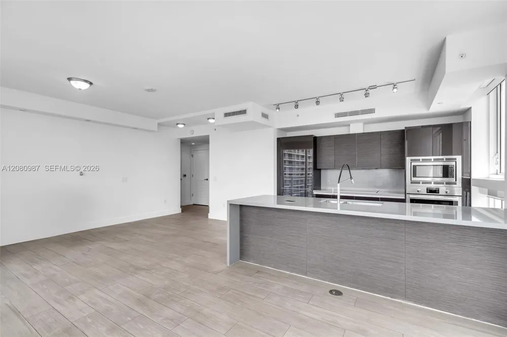 1080 Brickell Ave #3801 Miami, FL 33131