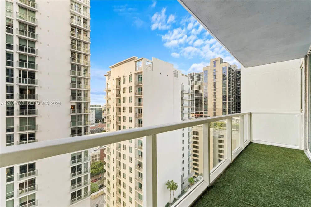253 NE 2nd St #2104 Miami, FL 33132