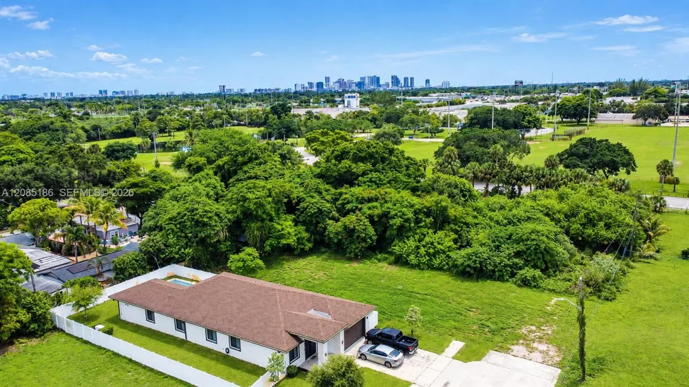 2620 NW 20th Ave Oakland Park, FL 33311
