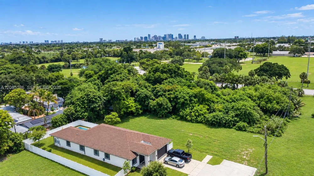 2620 NW 20th Ave Oakland Park, FL 33311