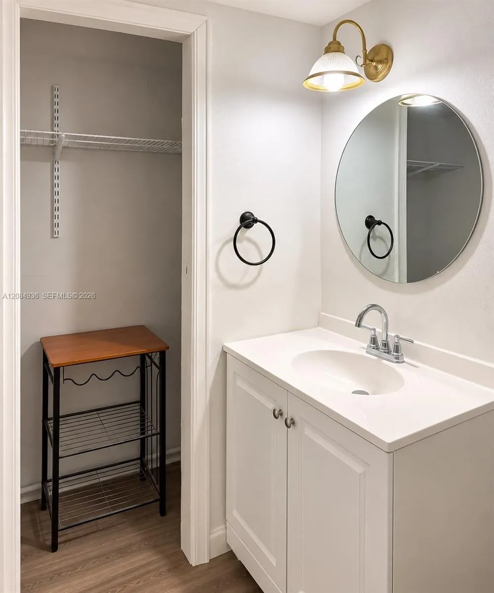 4790 SW 65th Ave #4 Davie, FL 33314
