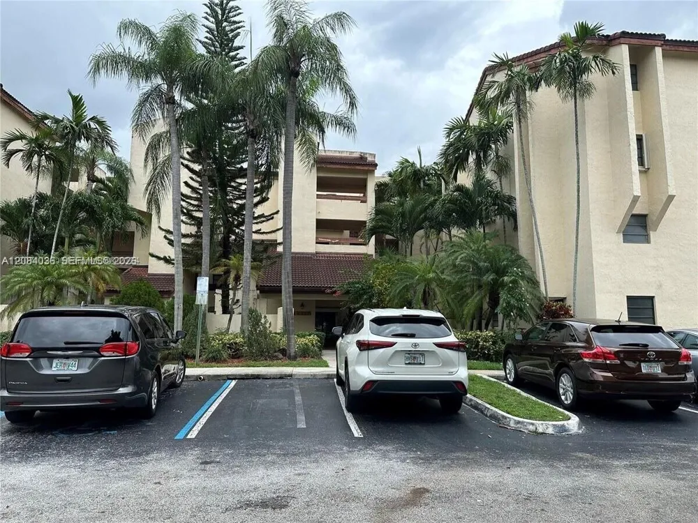 12455 SW 93rd Ter #204T Miami, FL 33186