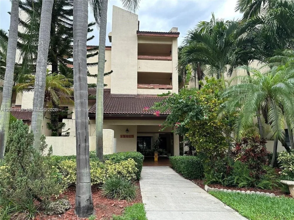 12455 SW 93rd Ter #204T Miami, FL 33186