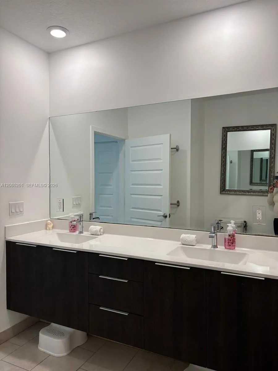 4740 NW 84th Ct #32 Doral, FL 33166