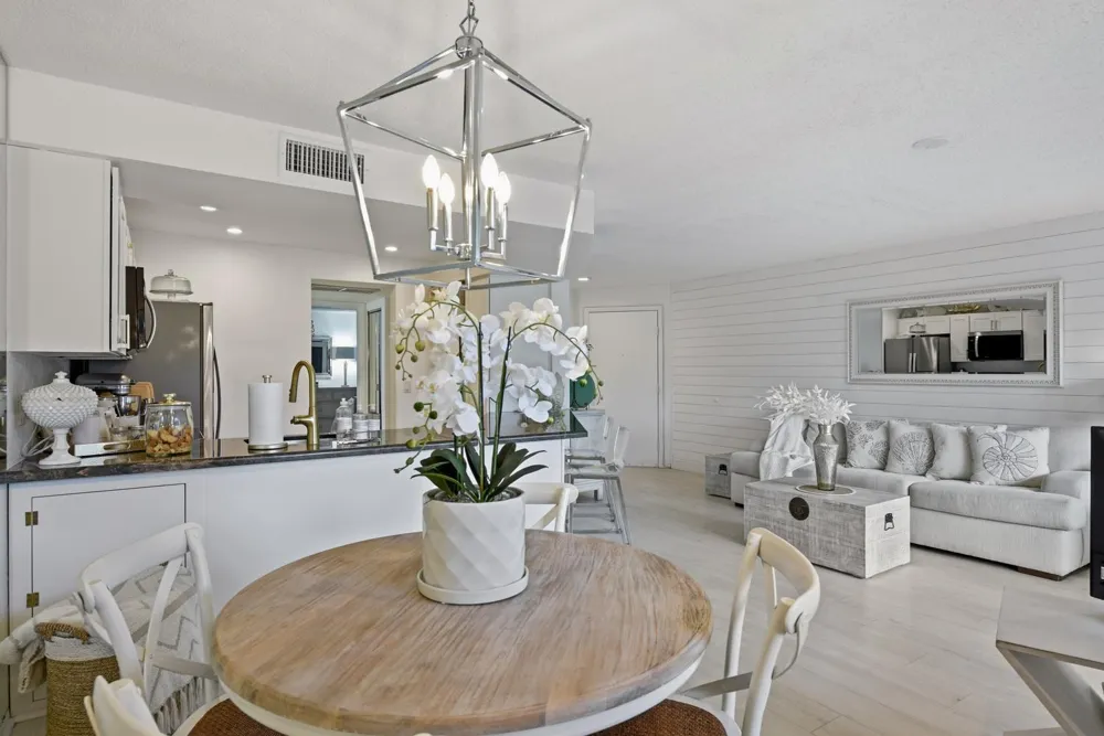 1605 S Us Highway 1 #V2-203 Jupiter, FL 33477