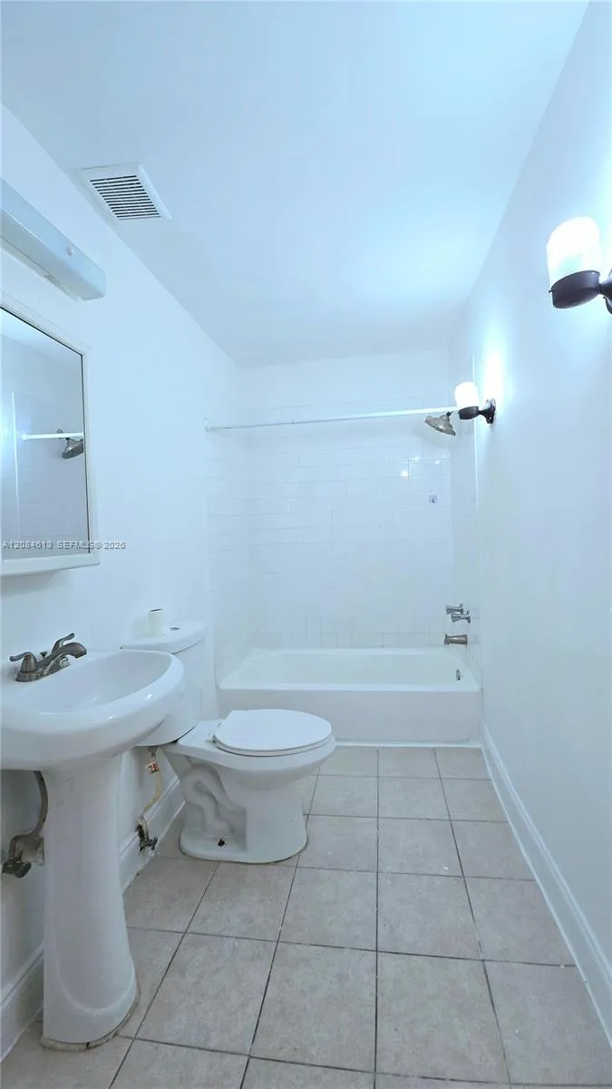 934 Michigan Ave #109 Miami Beach, FL 33139