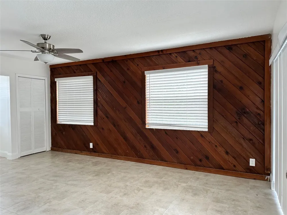 1905 SW 86TH AVENUE North Lauderdale, FL 33068