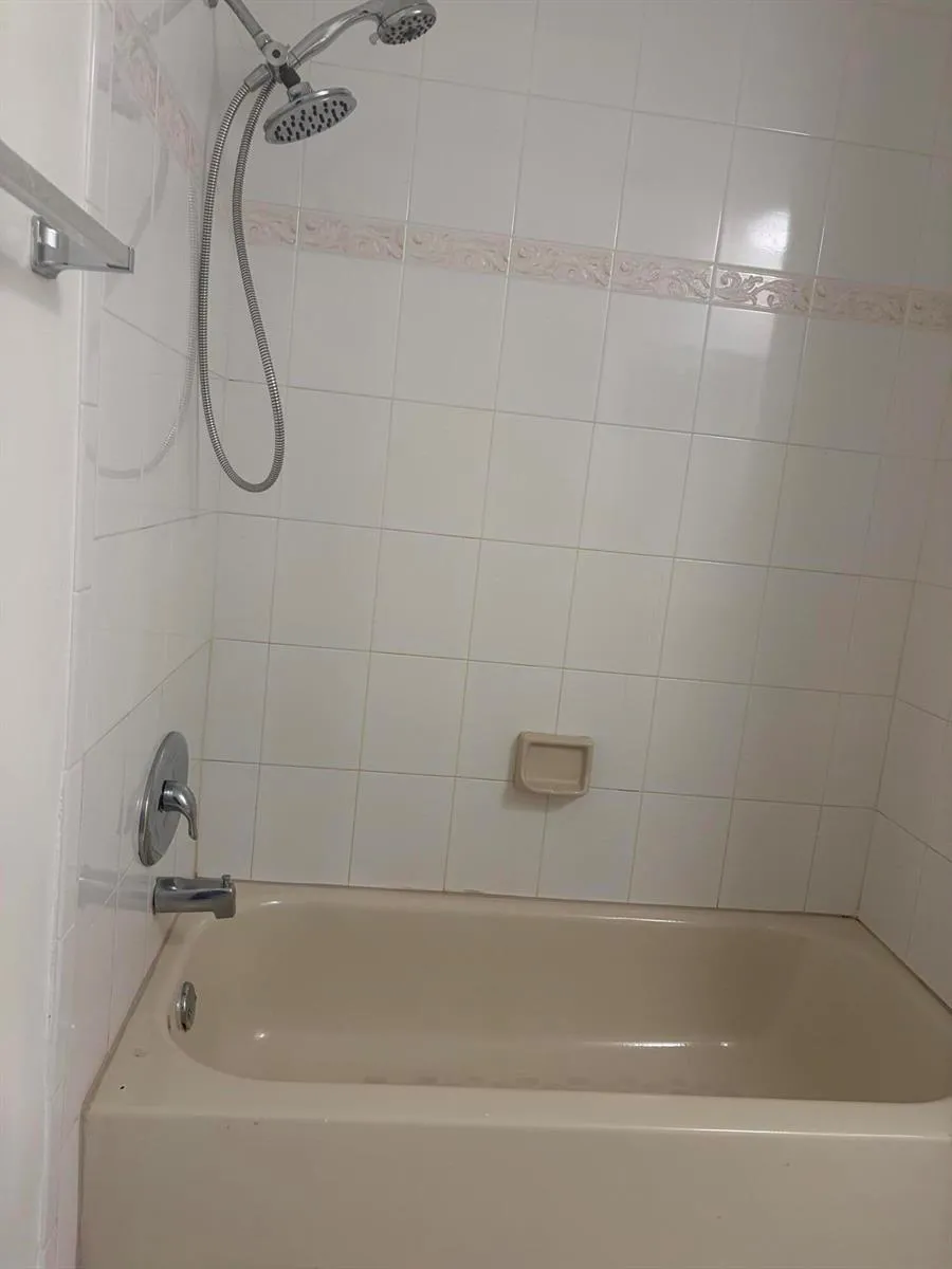 1905 SW 86TH AVENUE North Lauderdale, FL 33068