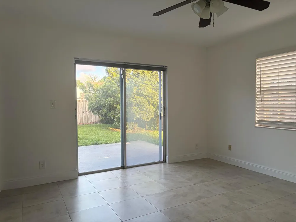 1905 SW 86TH AVENUE North Lauderdale, FL 33068