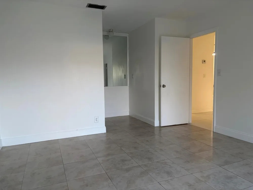 1905 SW 86TH AVENUE North Lauderdale, FL 33068