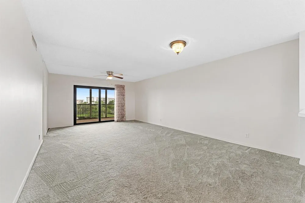 2112 S CYPRESS BEND DRIVE #607 Pompano Beach, FL 33069