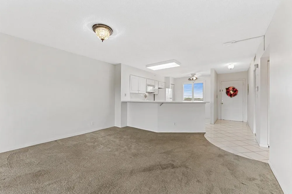 2112 S CYPRESS BEND DRIVE #607 Pompano Beach, FL 33069