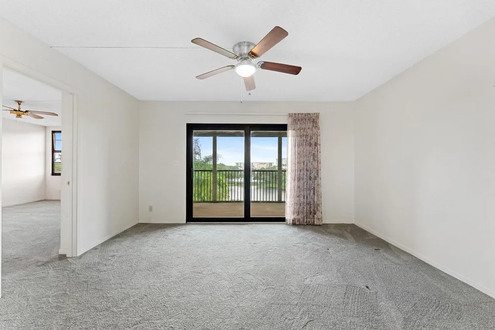 2112 S CYPRESS BEND DRIVE #607 Pompano Beach, FL 33069