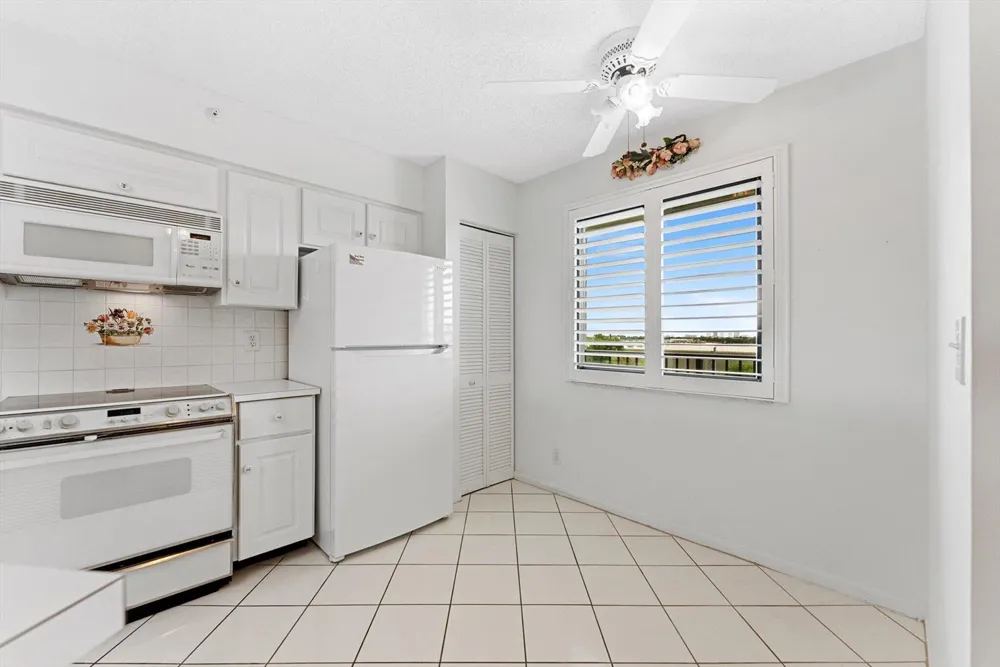 2112 S CYPRESS BEND DRIVE #607 Pompano Beach, FL 33069