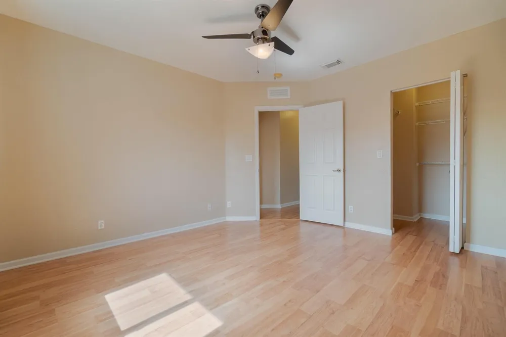 2146 OAKMONT DRIVE Riviera Beach, FL 33404