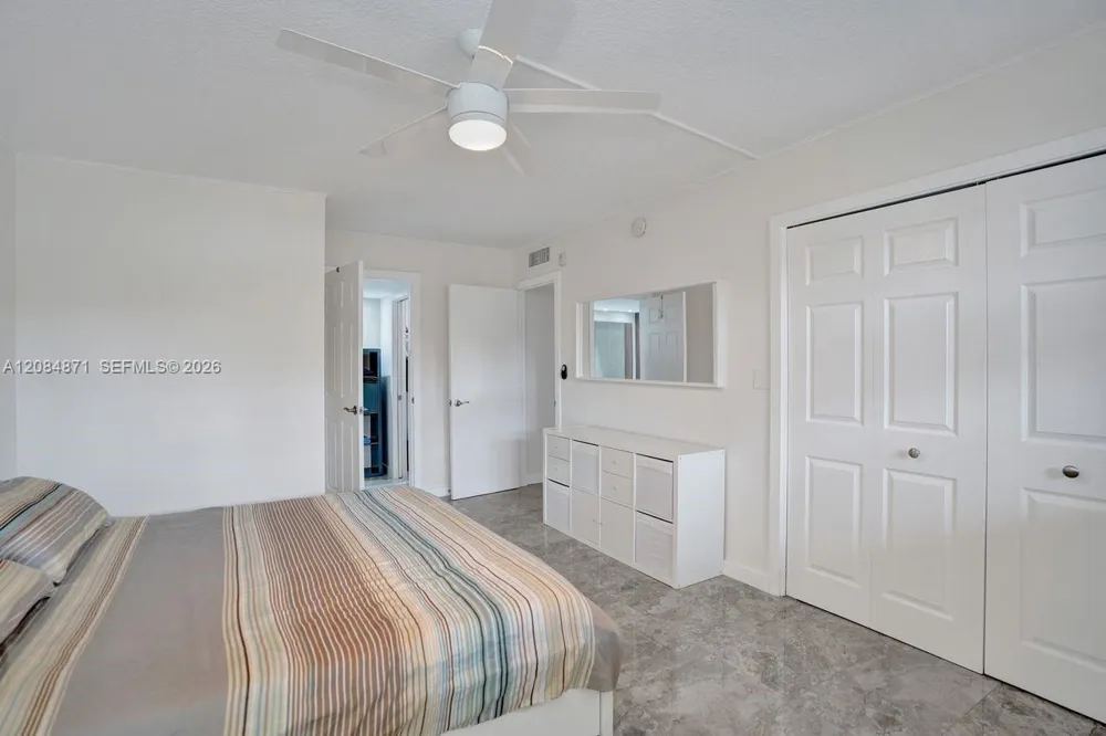 2681 S Course Dr #204 Pompano Beach, FL 33069