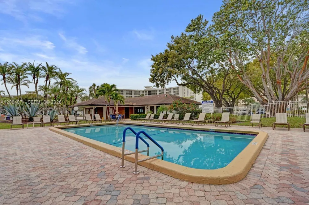 2681 S Course Dr #204 Pompano Beach, FL 33069