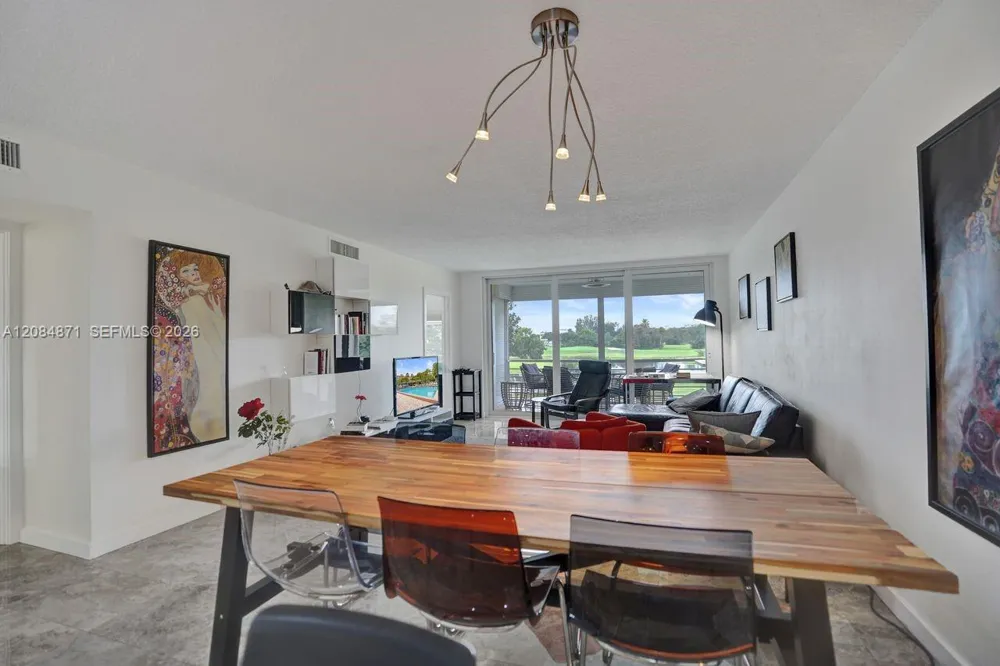 2681 S Course Dr #204 Pompano Beach, FL 33069
