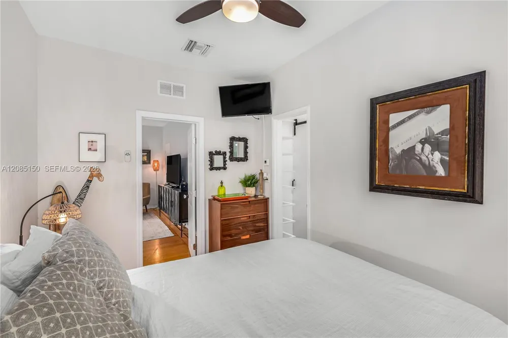 742 10th St #209 Miami Beach, FL 33139