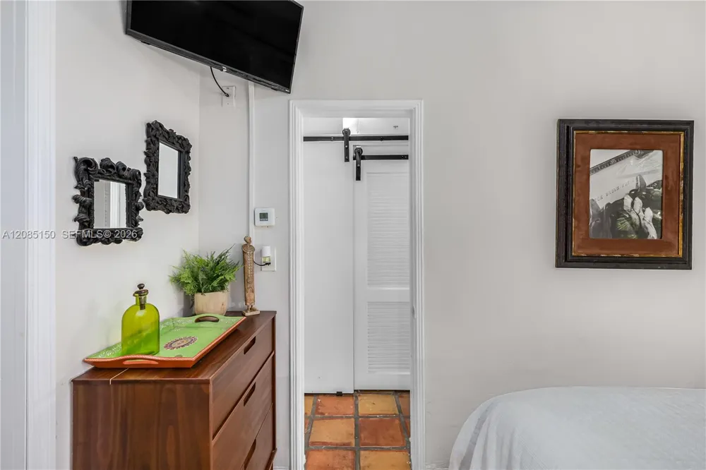 742 10th St #209 Miami Beach, FL 33139