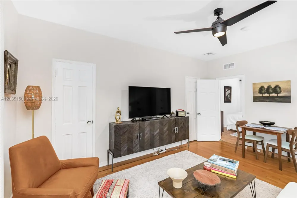 742 10th St #209 Miami Beach, FL 33139