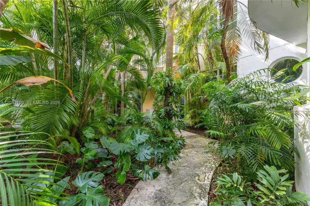 742 10th St #209 Miami Beach, FL 33139