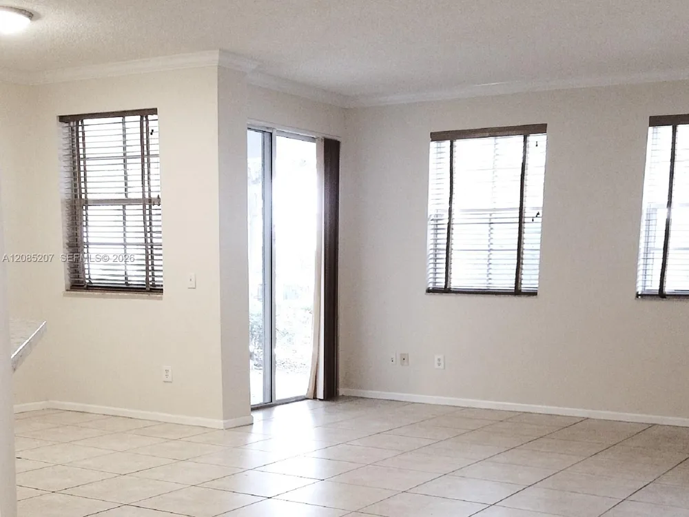 3225 NE 184th St #10103 Aventura, FL 33160