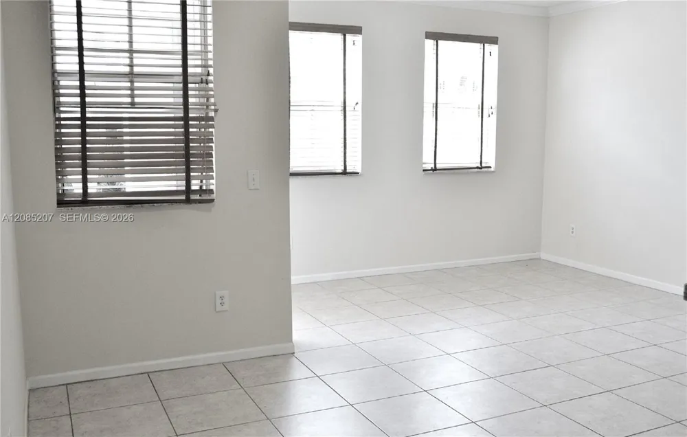 3225 NE 184th St #10103 Aventura, FL 33160