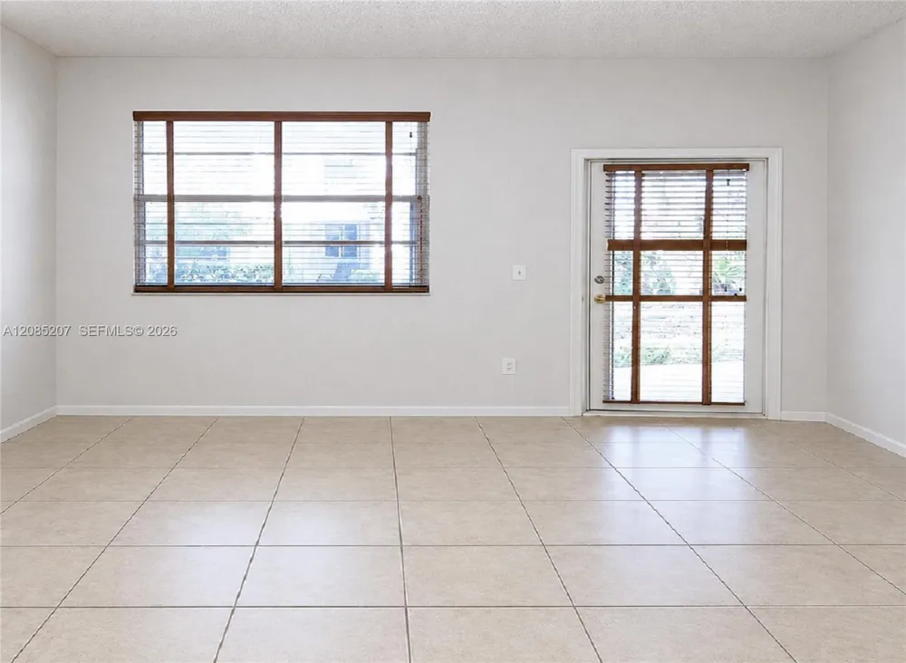 3225 NE 184th St #10103 Aventura, FL 33160