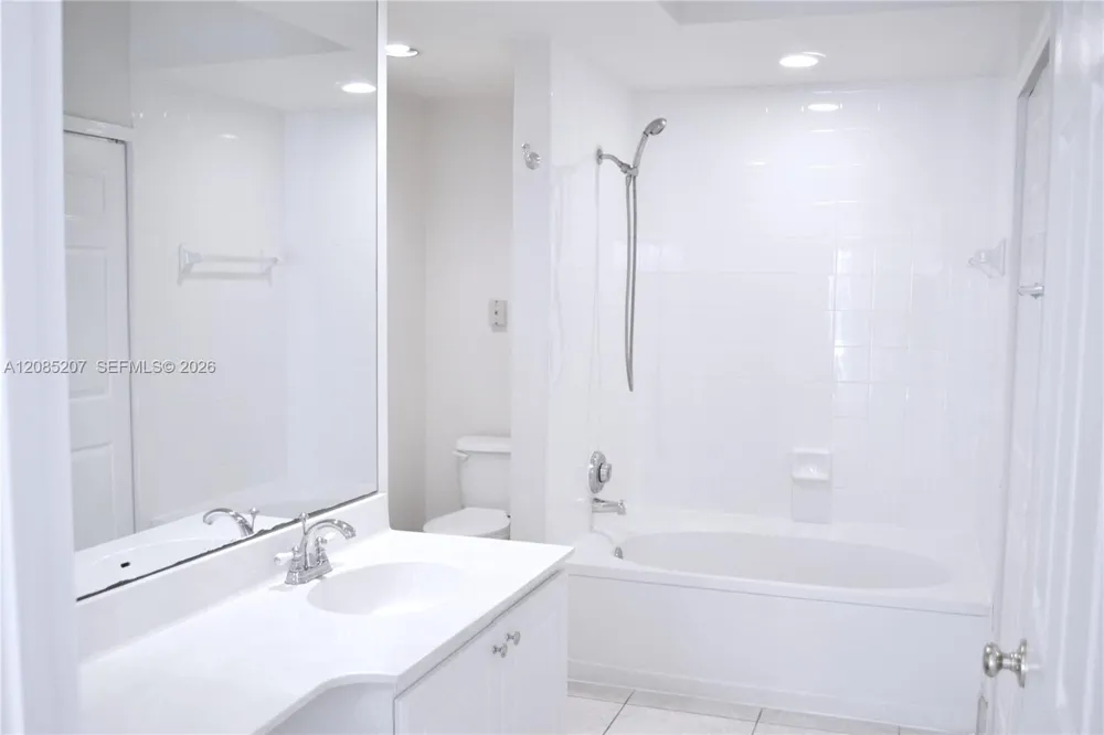 3225 NE 184th St #10103 Aventura, FL 33160