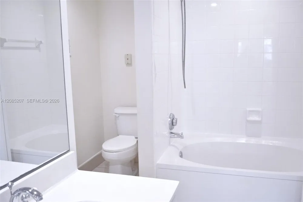 3225 NE 184th St #10103 Aventura, FL 33160