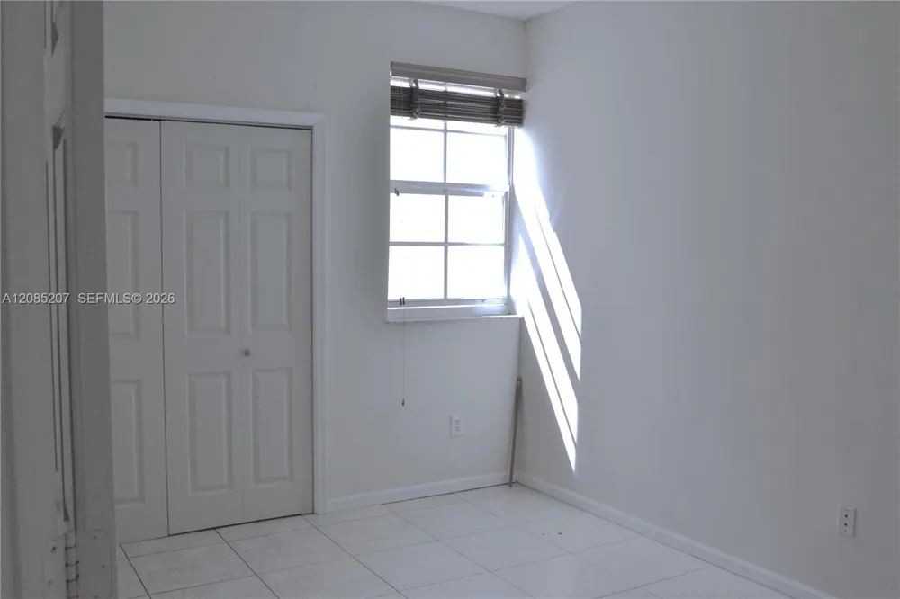 3225 NE 184th St #10103 Aventura, FL 33160