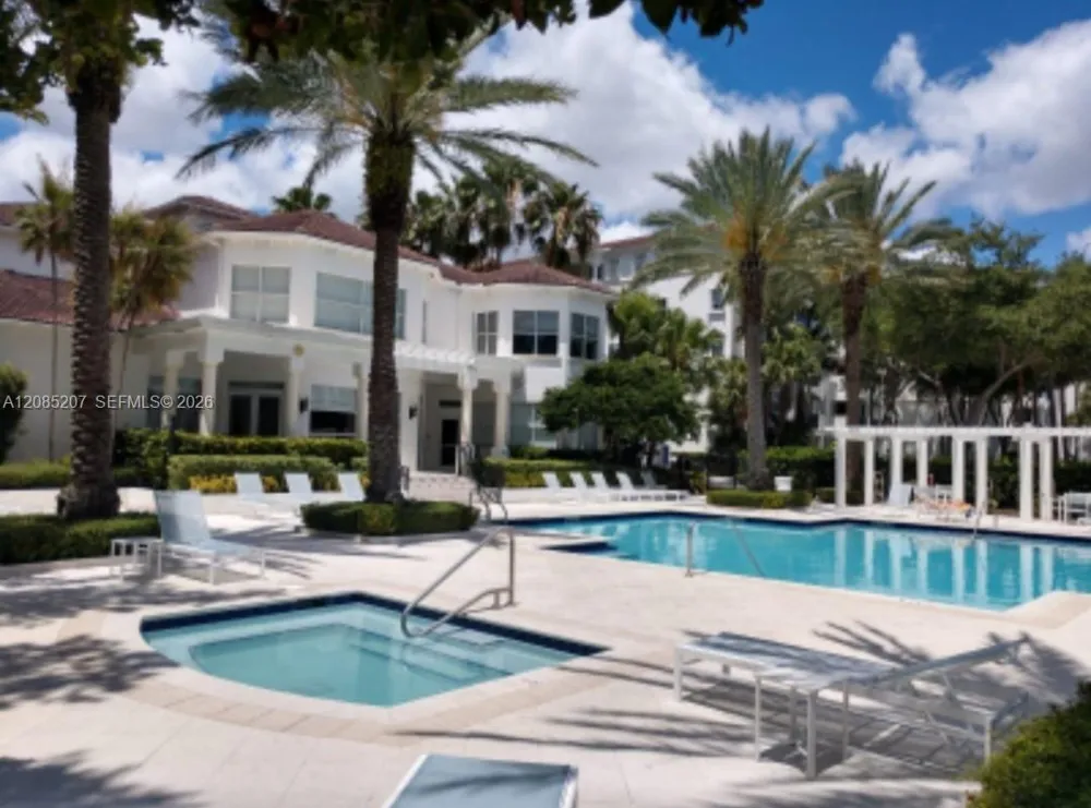 3225 NE 184th St #10103 Aventura, FL 33160