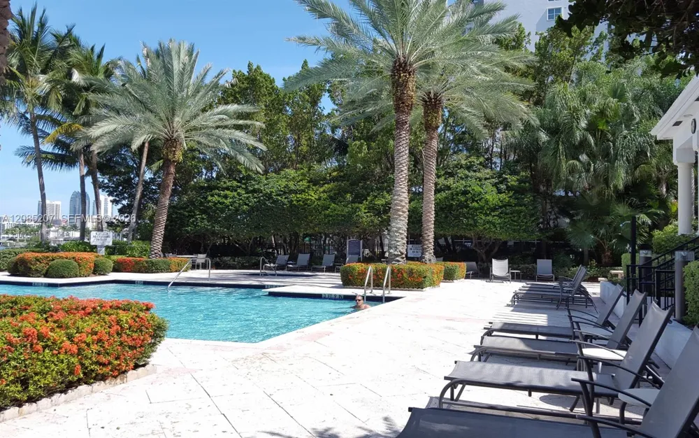 3225 NE 184th St #10103 Aventura, FL 33160