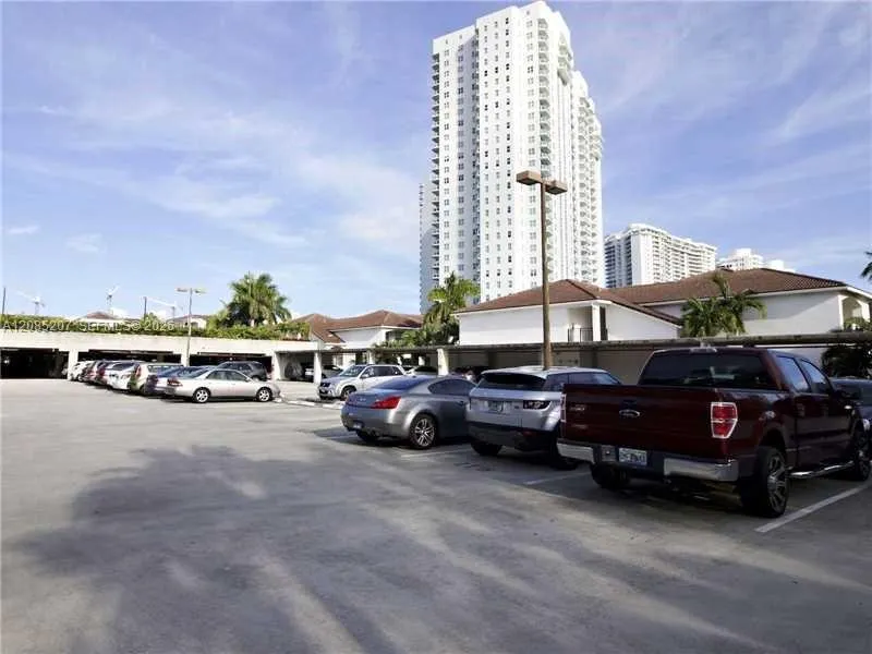 3225 NE 184th St #10103 Aventura, FL 33160