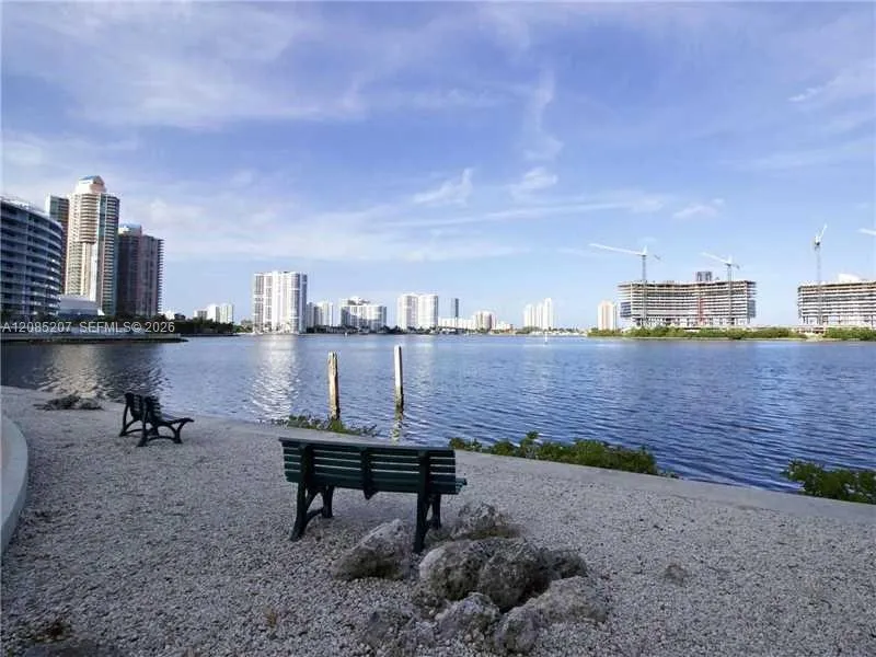 3225 NE 184th St #10103 Aventura, FL 33160