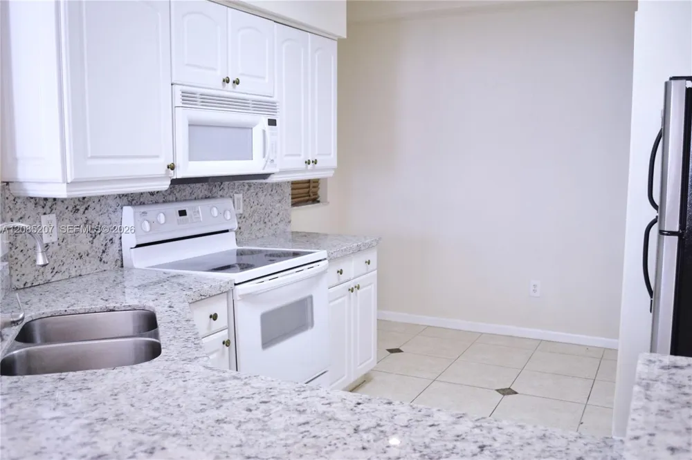 3225 NE 184th St #10103 Aventura, FL 33160