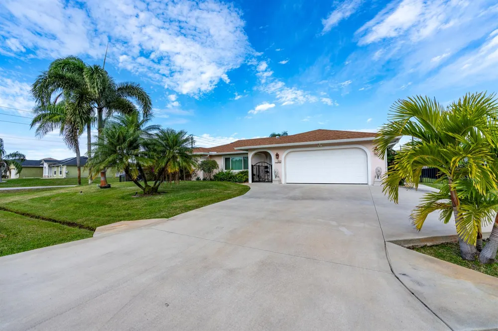 601 SE KARRIGAN TERRACE Port St. Lucie, FL 34983