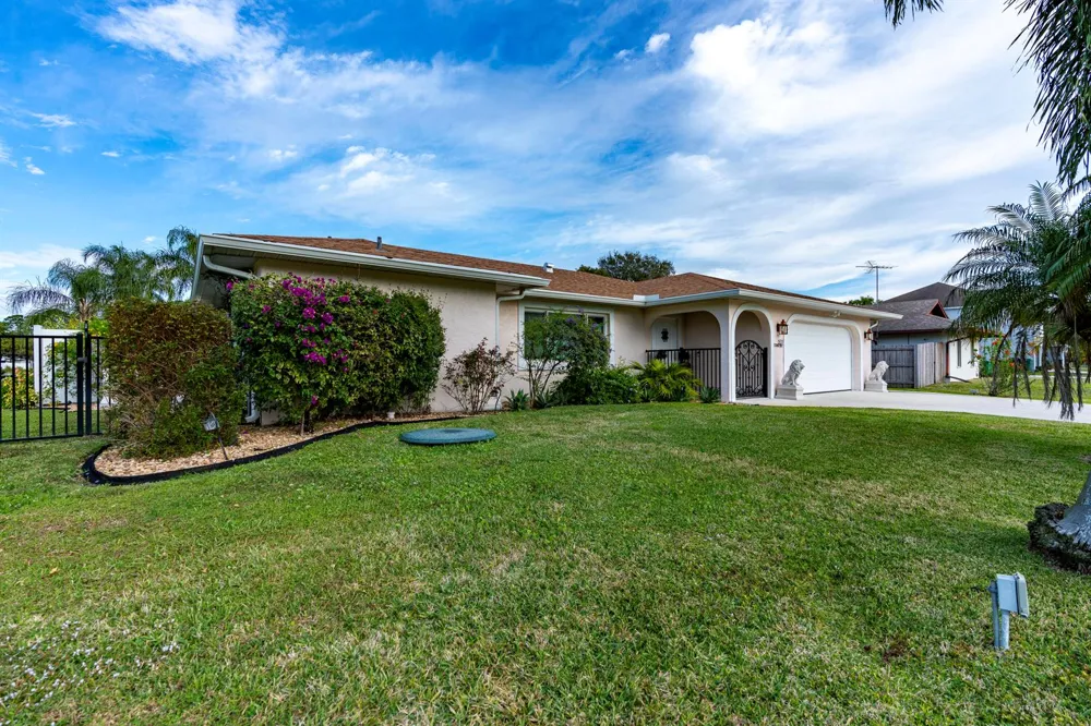 601 SE KARRIGAN TERRACE Port St. Lucie, FL 34983