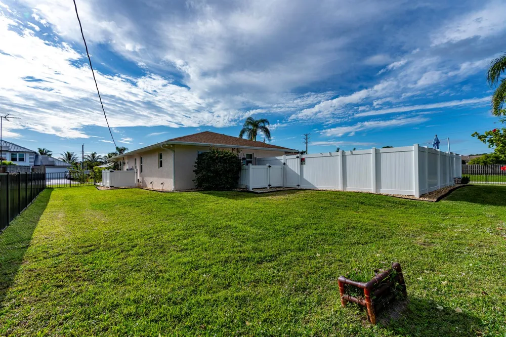 601 SE KARRIGAN TERRACE Port St. Lucie, FL 34983
