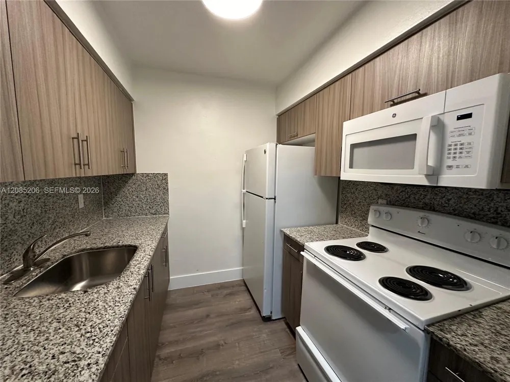 2300 Madison St #107 Hollywood, FL 33020