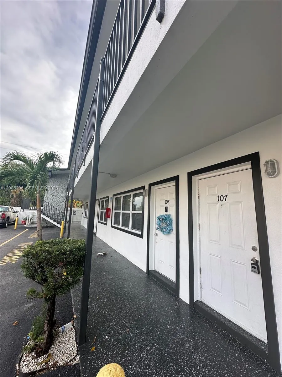 2300 Madison St #107 Hollywood, FL 33020